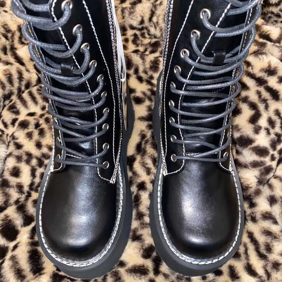 Dolls Kill X Corpse Bride Combat Boots Sz 7 - Picture 6 of 8